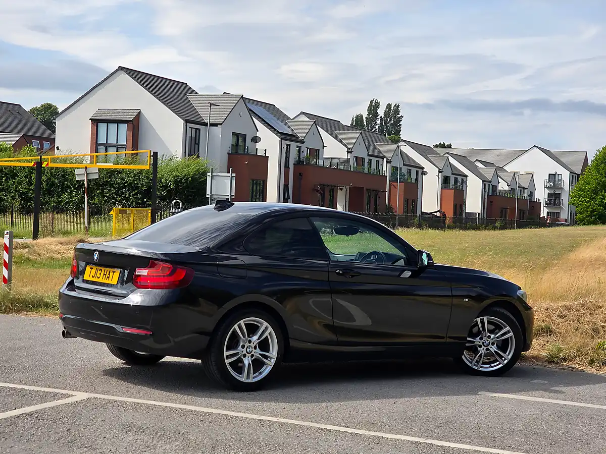 Used 2014 BMW 2 Series Se Black - Interior and Exterior details 7