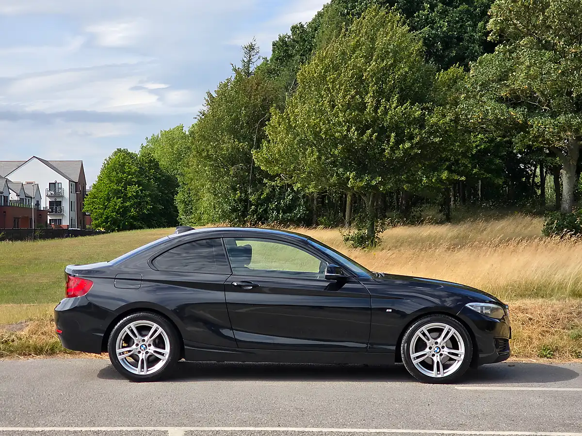Used 2014 BMW 2 Series Se Black - Interior and Exterior details 8