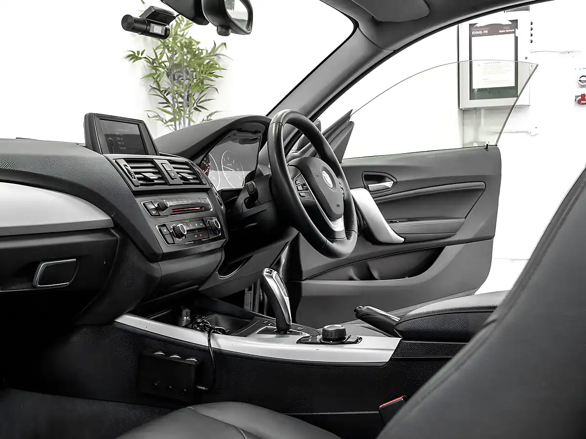 Used 2014 BMW 2 Series Se Coupe Mineral Grey - Interior and Exterior details 17