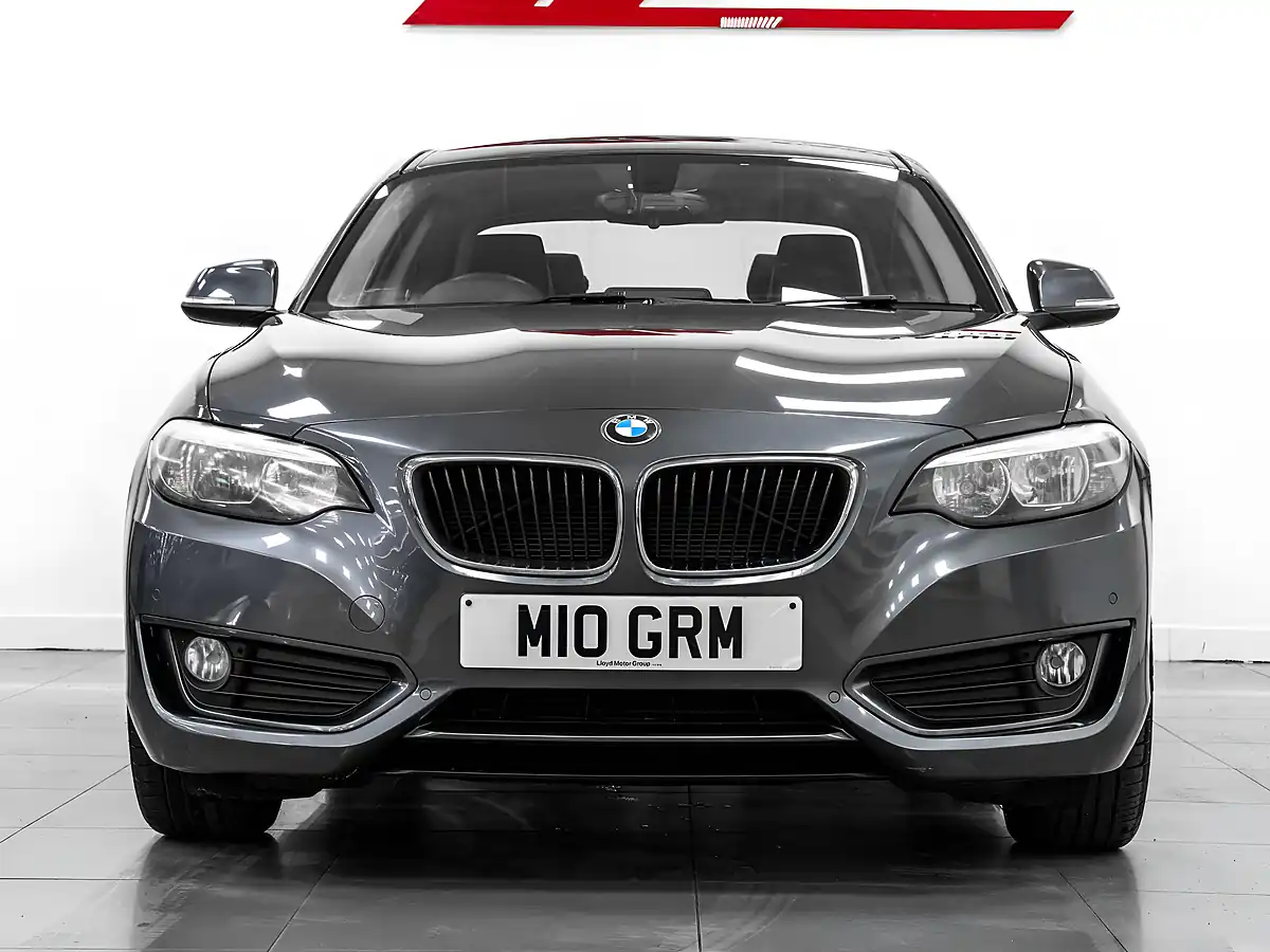 Used 2014 BMW 2 Series Se Coupe Mineral Grey - Interior and Exterior details 5