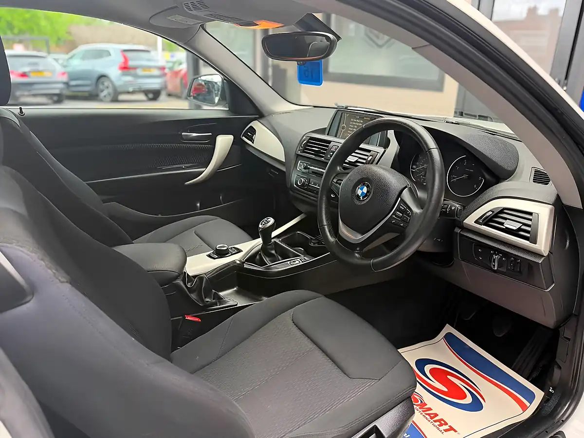Used 2014 BMW 2 Series Se White - Interior and Exterior details 13