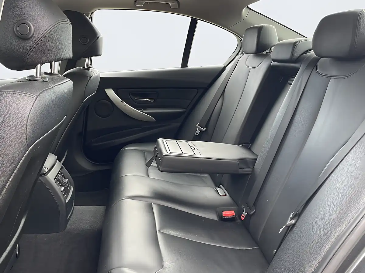 Used 2014 BMW 3 Series Efficient Dynamics Business Mineral Grey - Interior and Exterior details 16