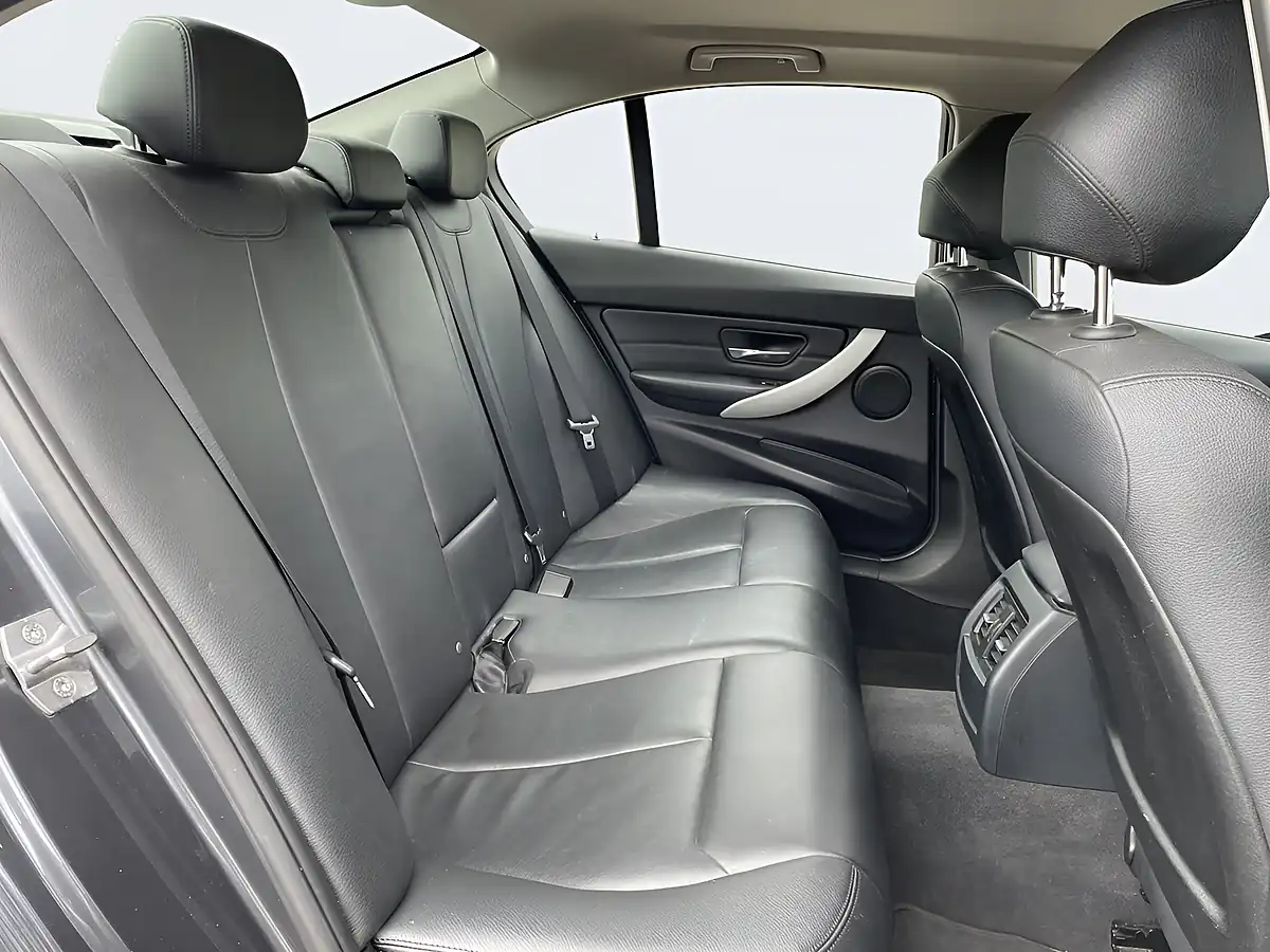Used 2014 BMW 3 Series Efficient Dynamics Business Mineral Grey - Interior and Exterior details 9