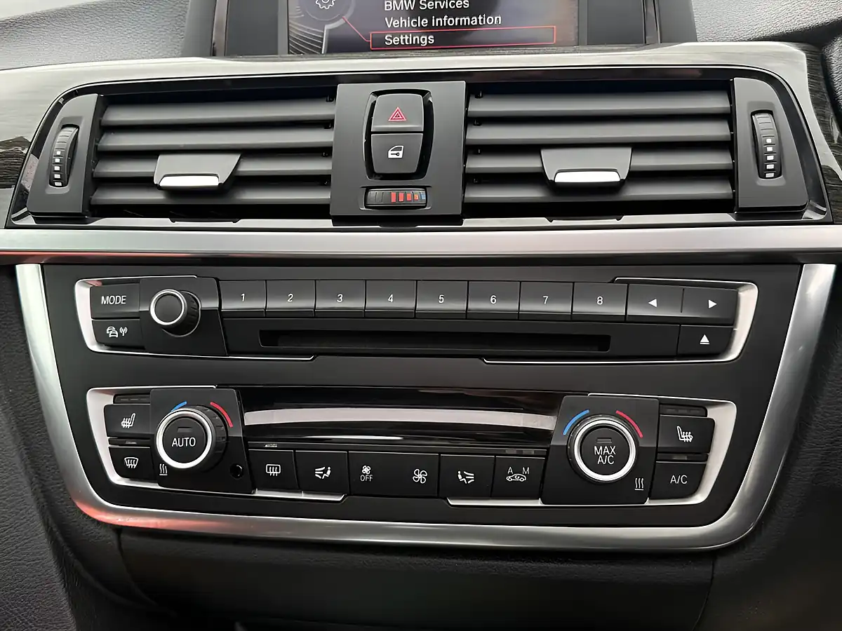 Used 2014 BMW 3 Series Gran Turismo Luxury GT Glacier Silver - Interior and Exterior details 16