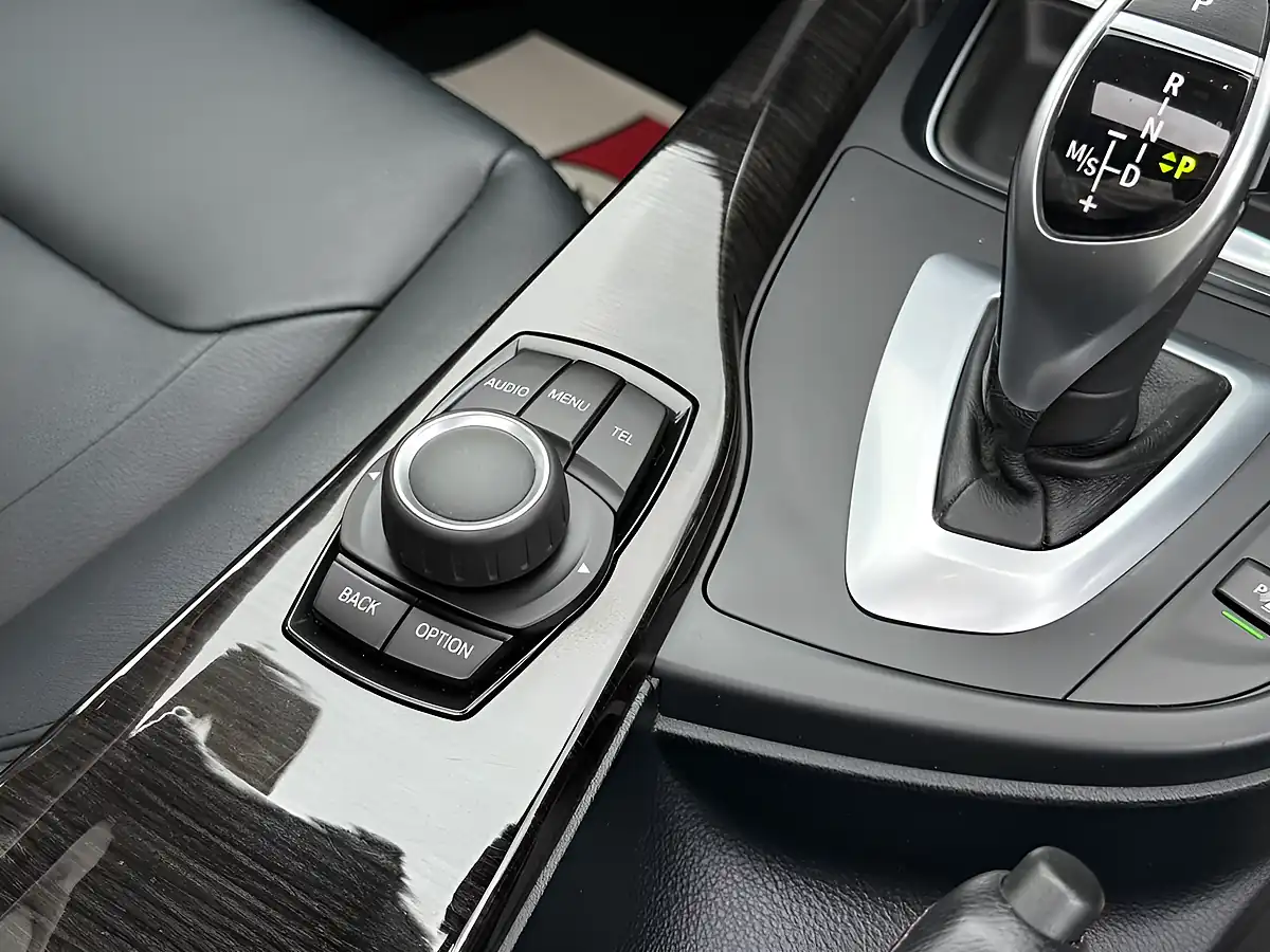 Used 2014 BMW 3 Series Gran Turismo Luxury GT Glacier Silver - Interior and Exterior details 18
