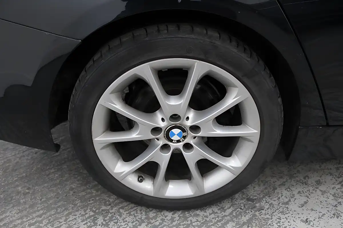 Used 2014 BMW 3 Series Luxury Black - Interior and Exterior details 20