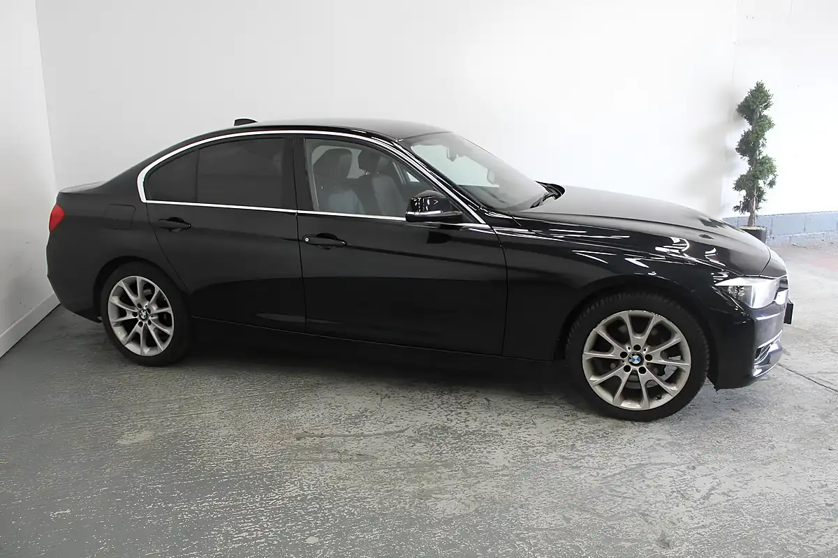 Used 2014 BMW 3 Series Luxury Black - Interior and Exterior details 3