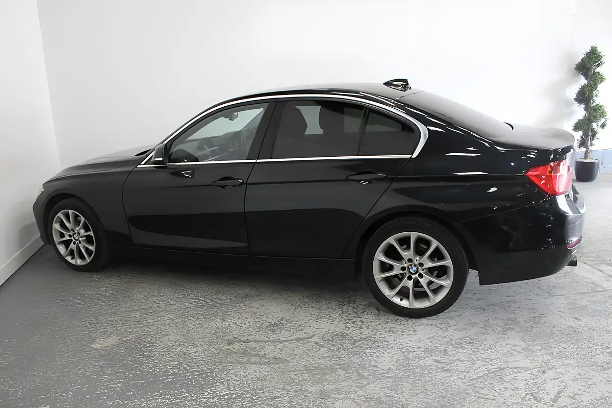 Used 2014 BMW 3 Series Luxury Black - Interior and Exterior details 7