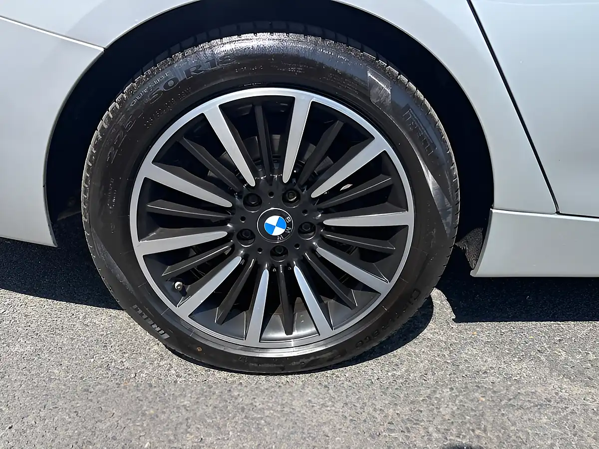 Used 2014 BMW 3 Series Luxury Gran Turismo GT Titanium Silver - Interior and Exterior details 10