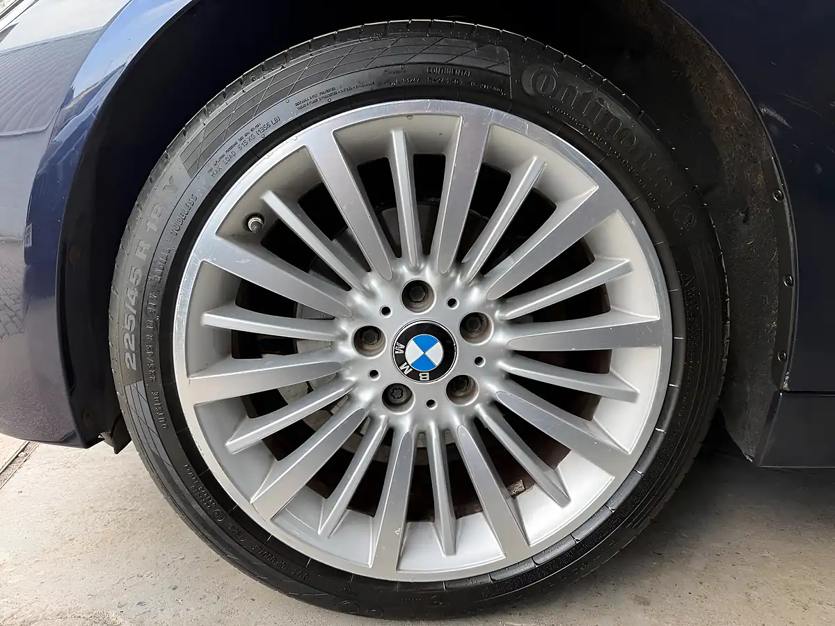 Used 2014 BMW 3 Series Luxury Touring Blue - Interior and Exterior details 19