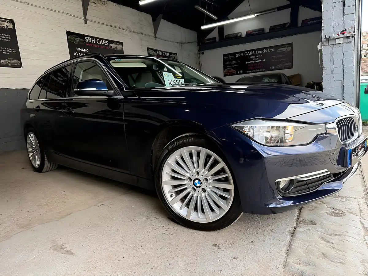Used 2014 BMW 3 Series Luxury Touring Blue - Interior and Exterior details 3