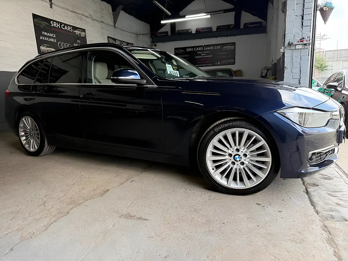 Used 2014 BMW 3 Series Luxury Touring Blue - Interior and Exterior details 7