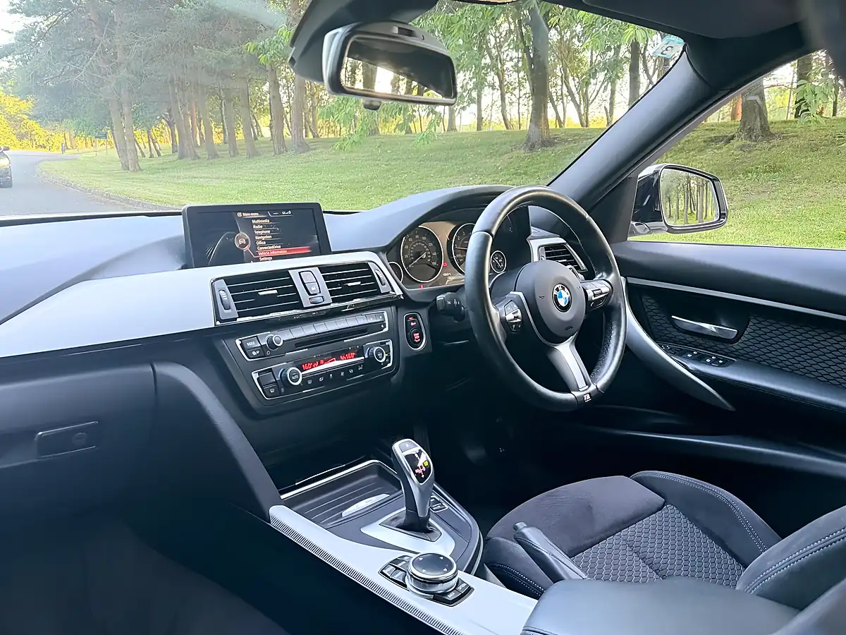 Used 2014 BMW 3 Series M Sport White - Interior and Exterior details 3
