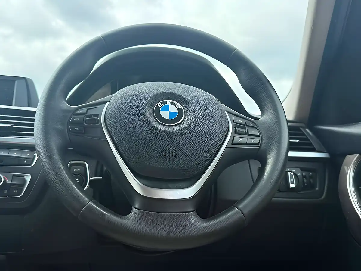 Used 2014 BMW 3 Series Modern Mineral Grey - Interior and Exterior details 19