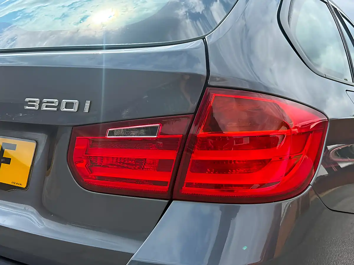 Used 2014 BMW 3 Series Modern Mineral Grey - Interior and Exterior details 20
