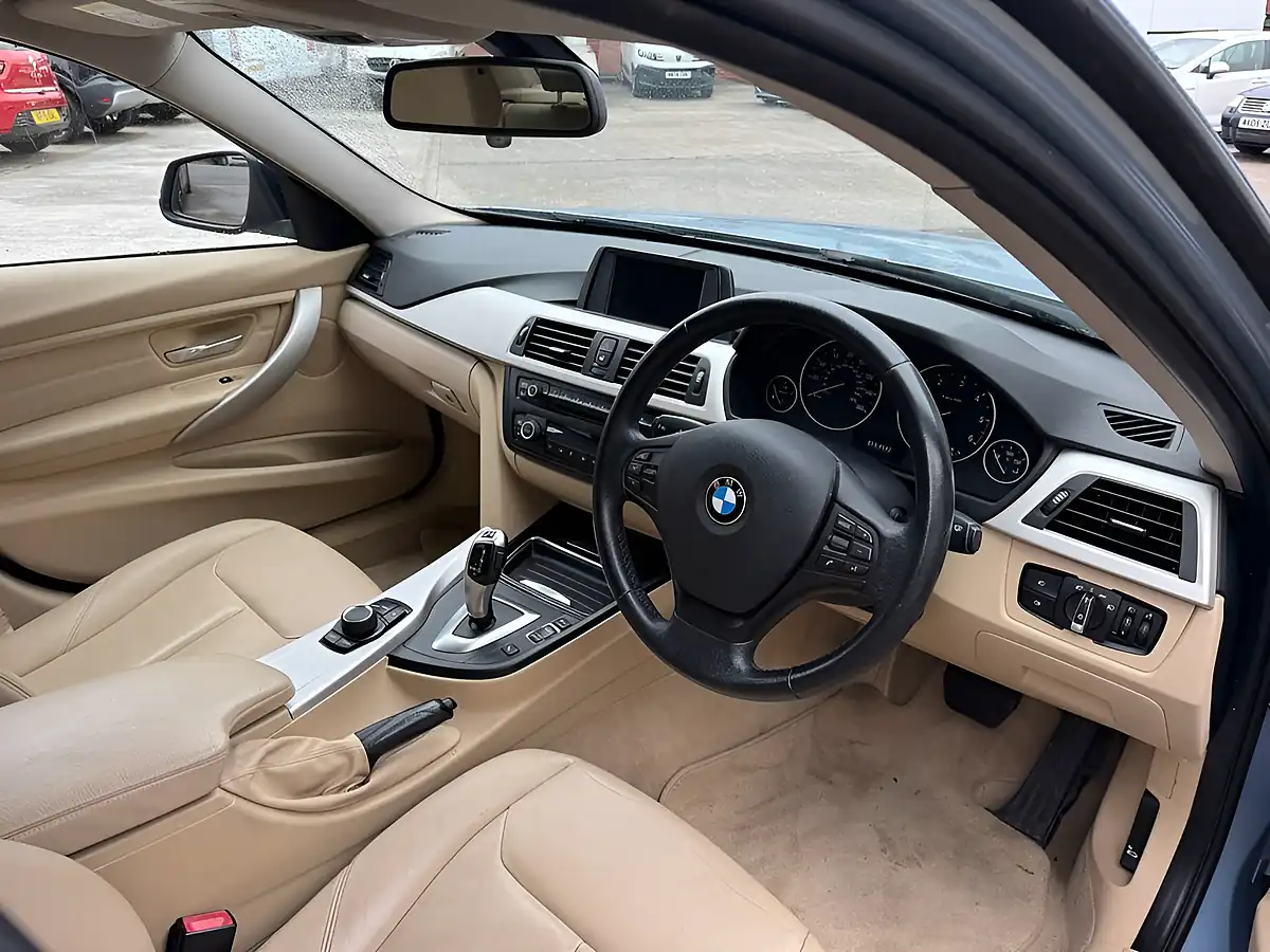 Used 2014 BMW 3 Series Se Blue - Interior and Exterior details 10