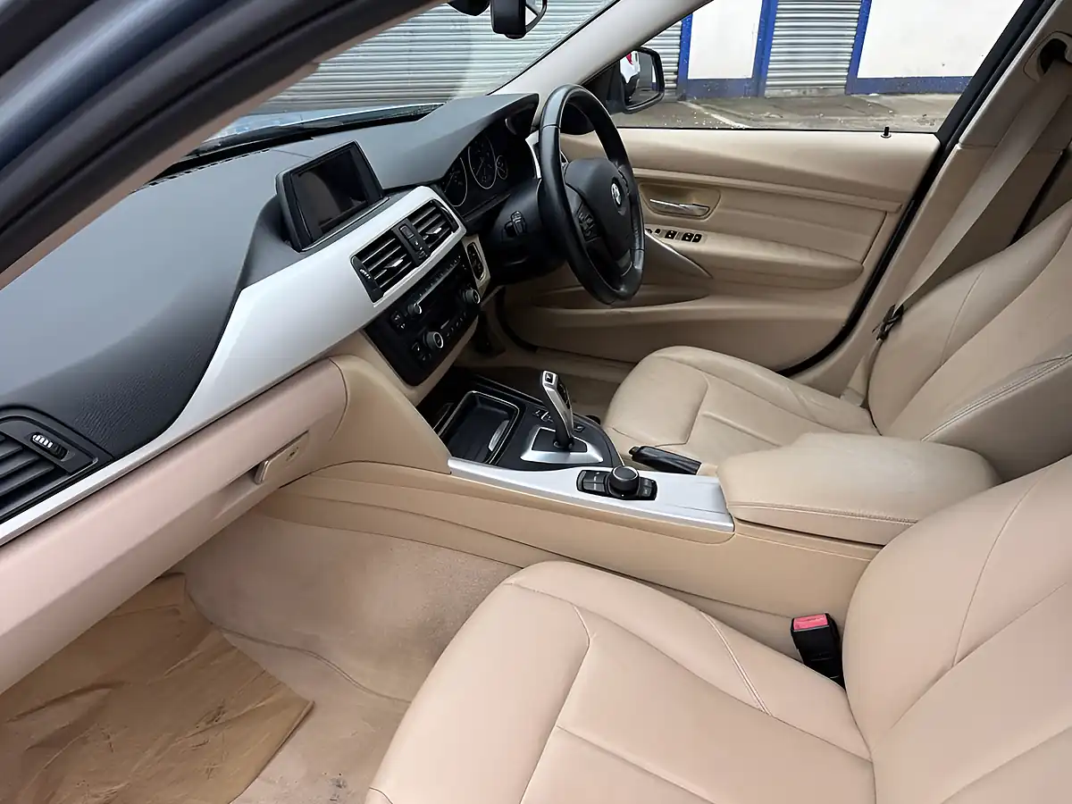 Used 2014 BMW 3 Series Se Blue - Interior and Exterior details 4