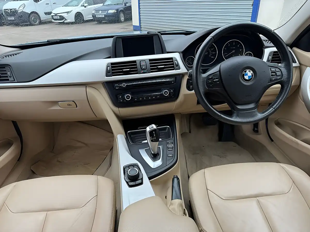 Used 2014 BMW 3 Series Se Blue - Interior and Exterior details 6