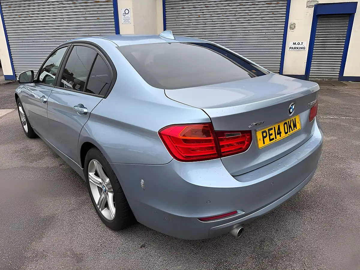 Used 2014 BMW 3 Series Se Blue - Interior and Exterior details 7