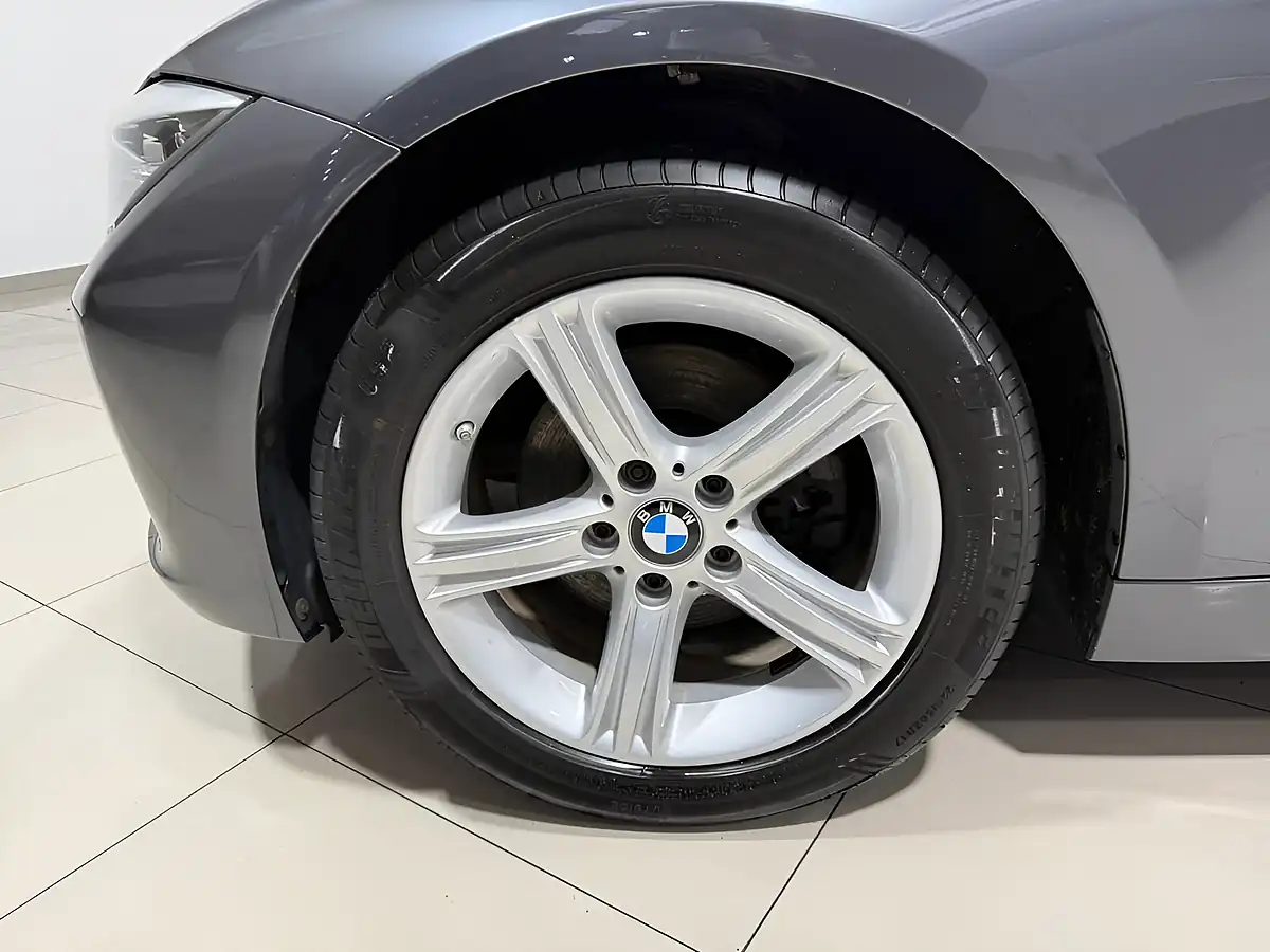 Used 2014 BMW 3 Series Se Touring Grey - Interior and Exterior details 5