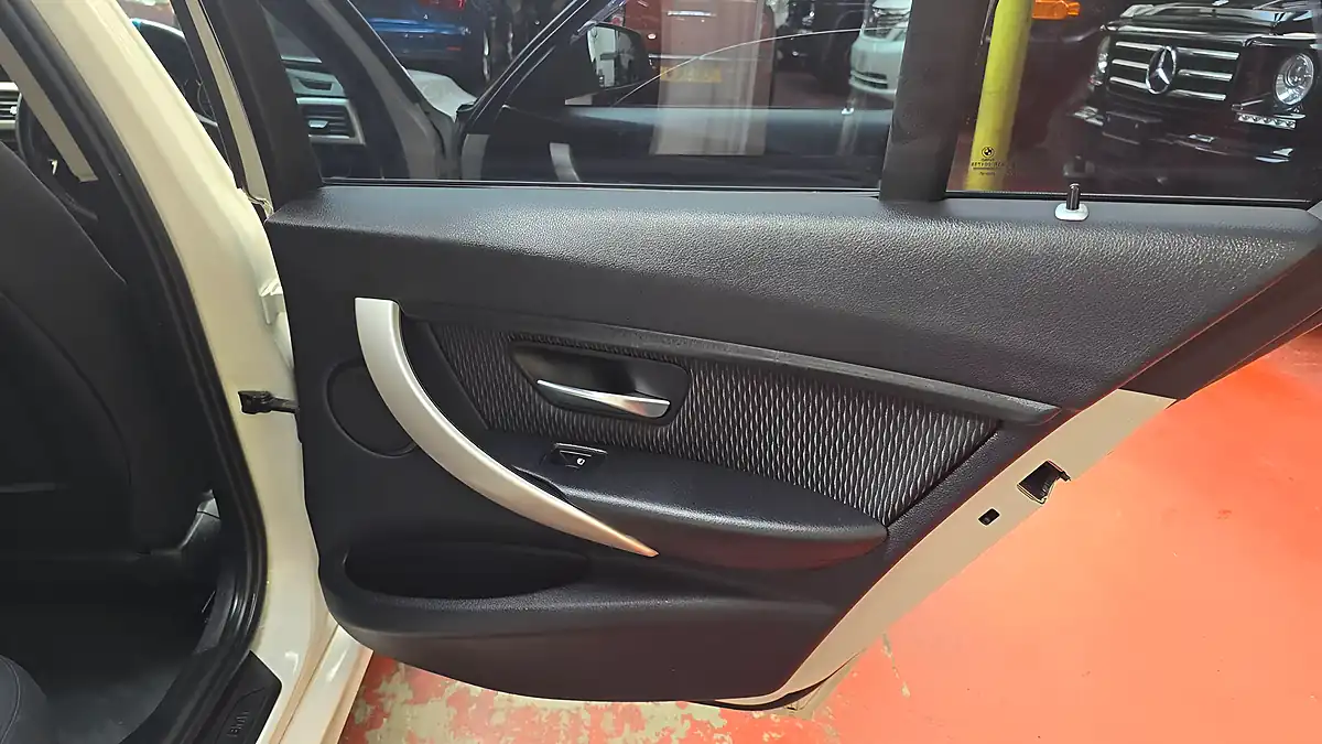 Used 2014 BMW 3 Series Se Touring White - Interior and Exterior details 14