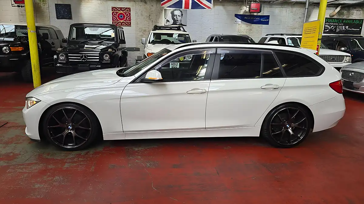 Used 2014 BMW 3 Series Se Touring White - Interior and Exterior details 16