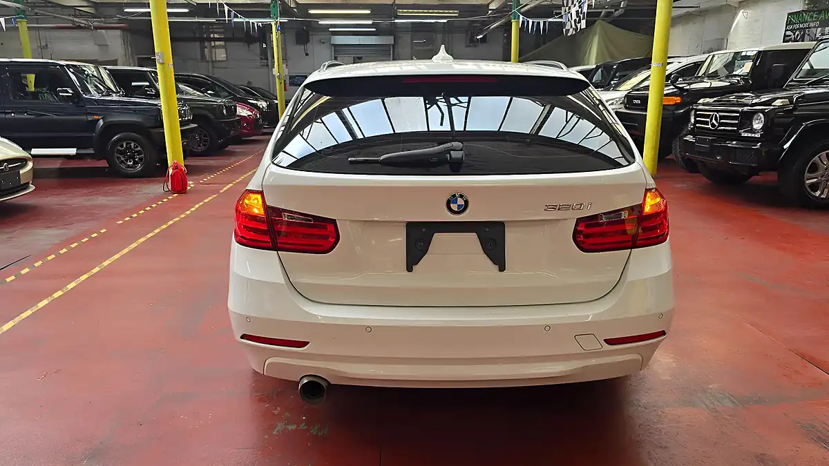 Used 2014 BMW 3 Series Se Touring White - Interior and Exterior details 18