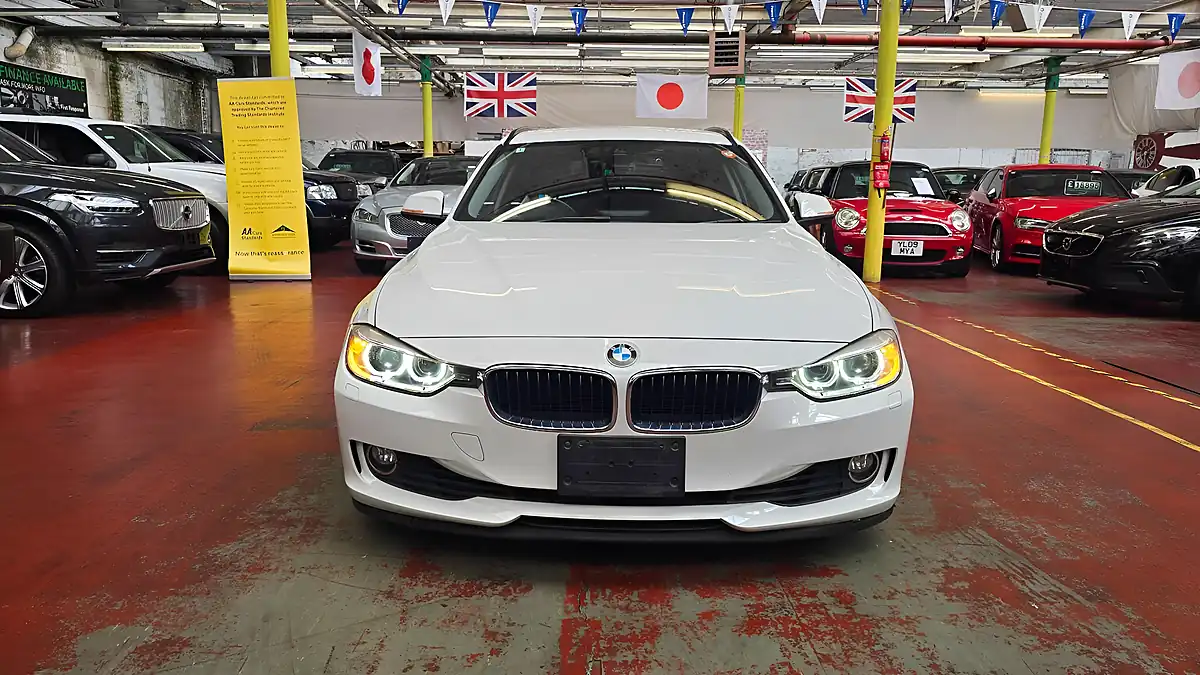 Used 2014 BMW 3 Series Se Touring White - Interior and Exterior details 2