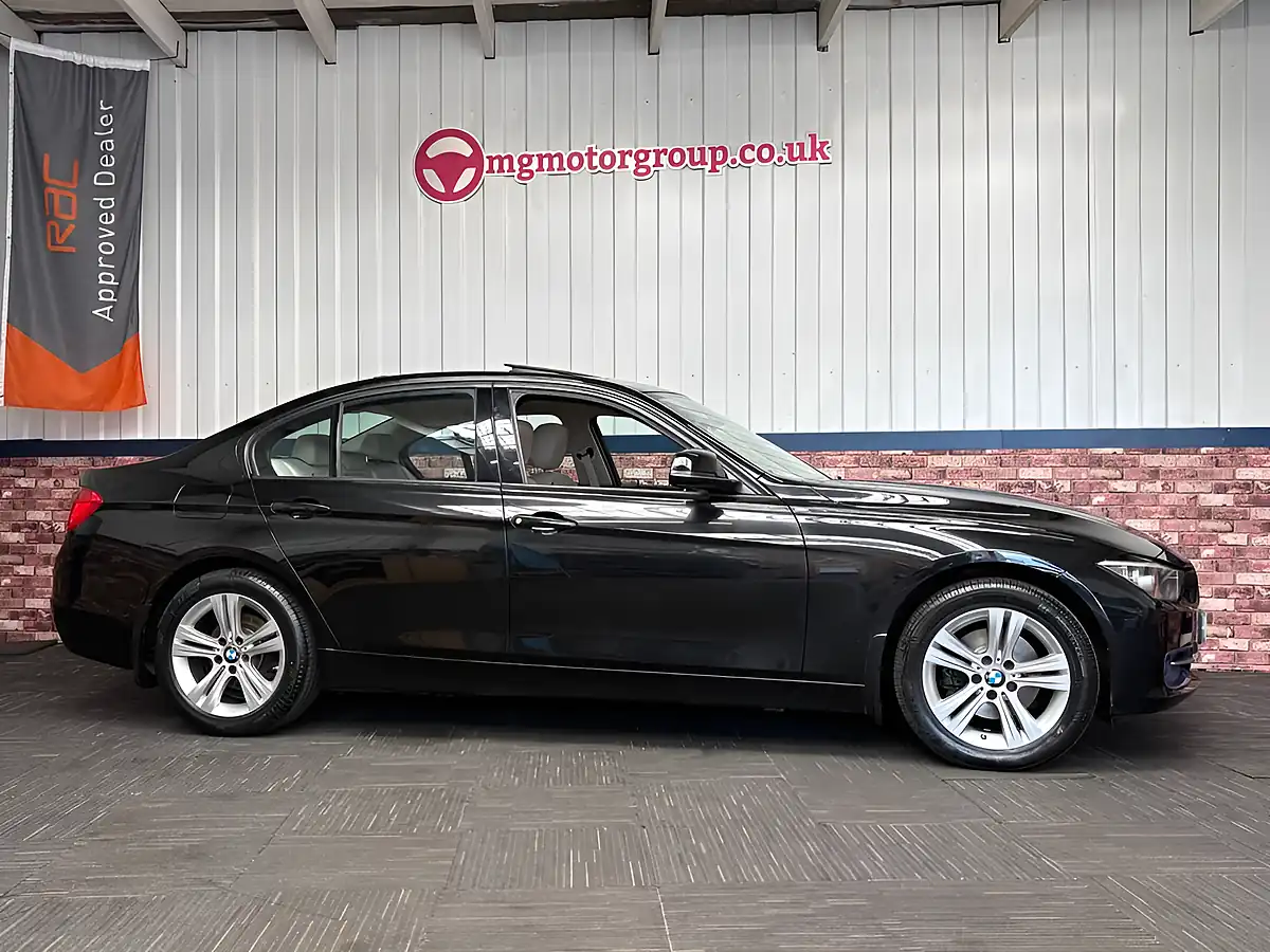 Used 2014 BMW 3 Series Sport Black - Interior and Exterior details 10