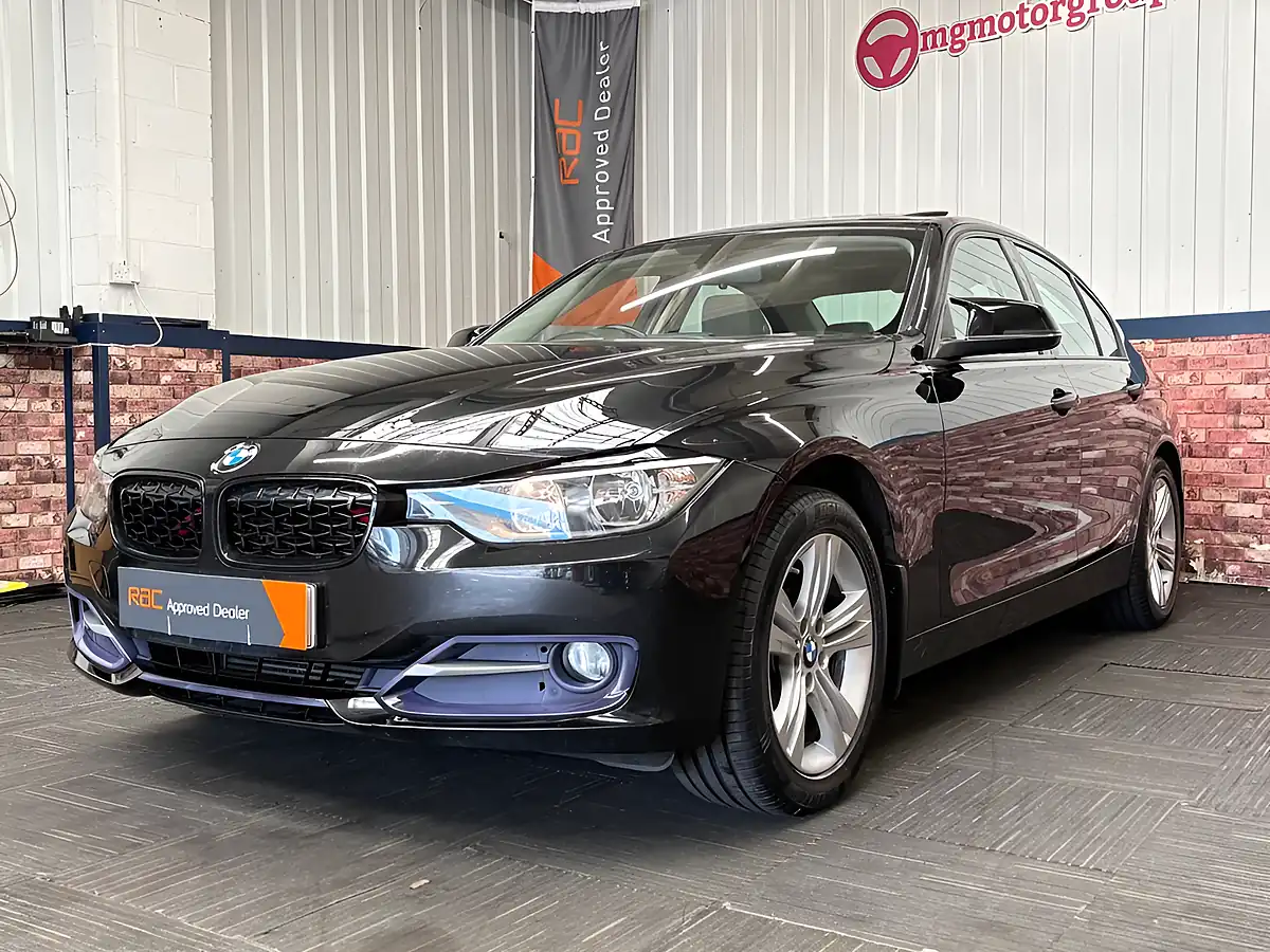 Used 2014 BMW 3 Series Sport Black - Interior and Exterior details 13