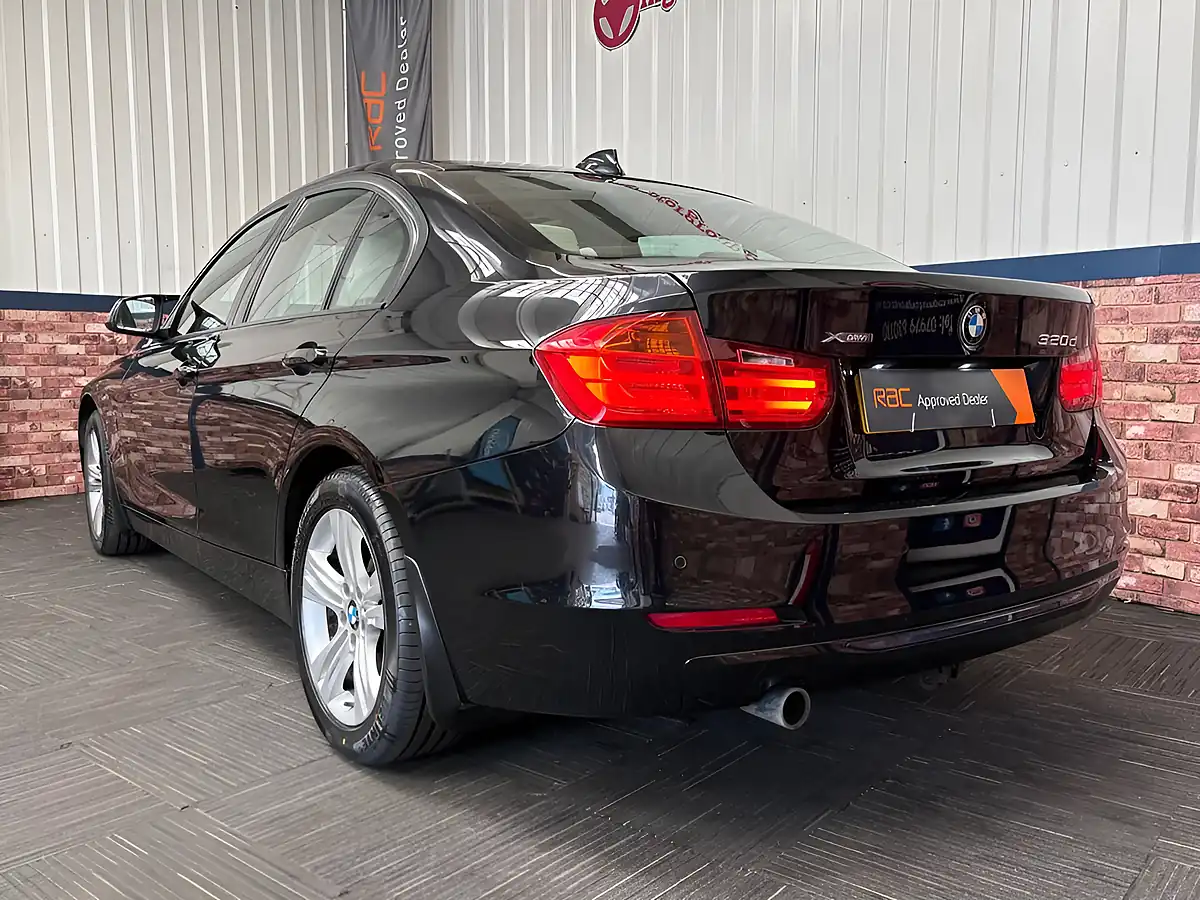 Used 2014 BMW 3 Series Sport Black - Interior and Exterior details 15