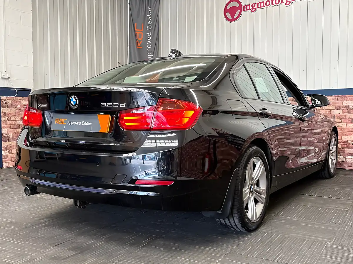 Used 2014 BMW 3 Series Sport Black - Interior and Exterior details 18