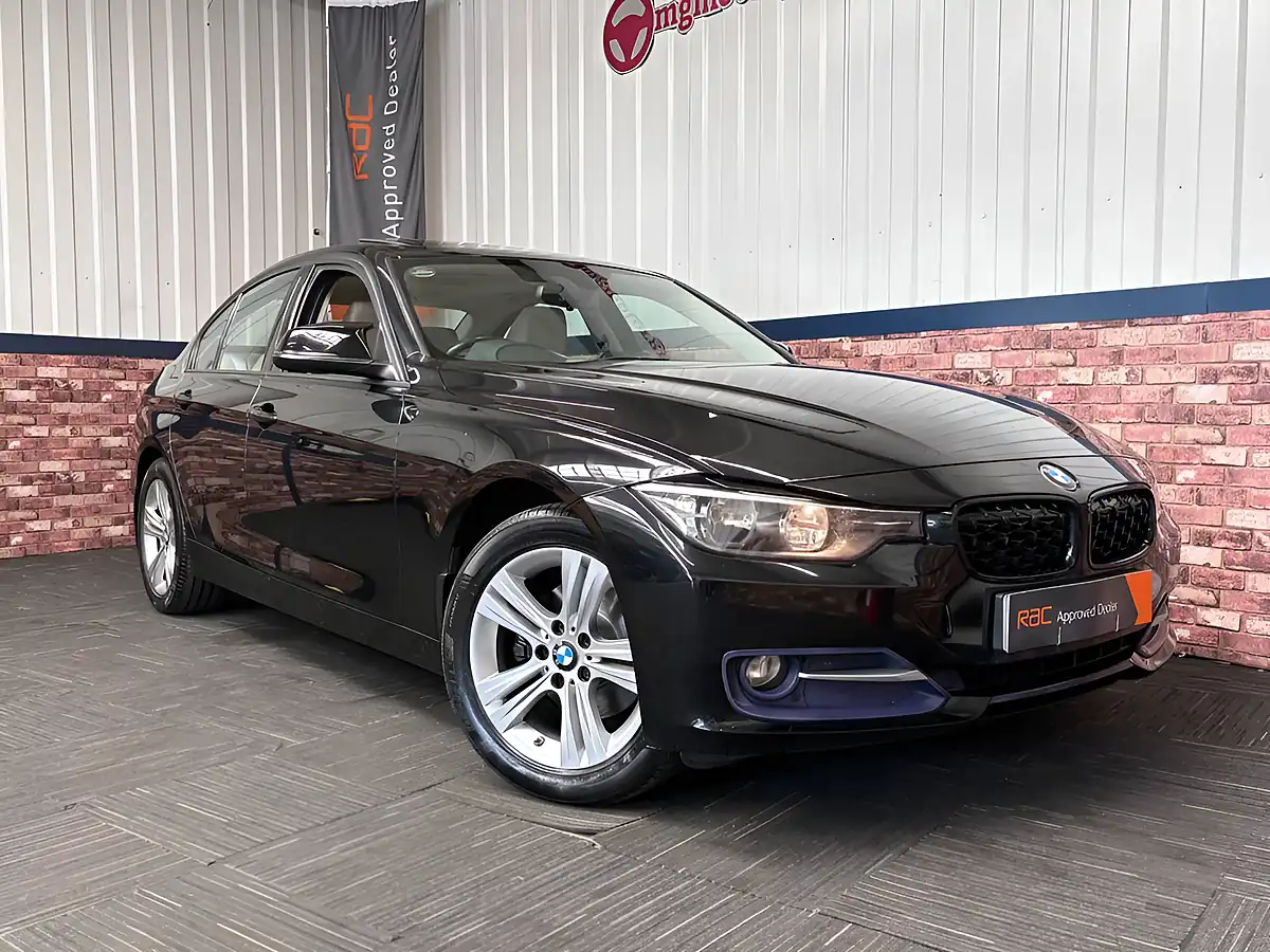 Used 2014 BMW 3 Series Sport Black - Interior and Exterior details 3