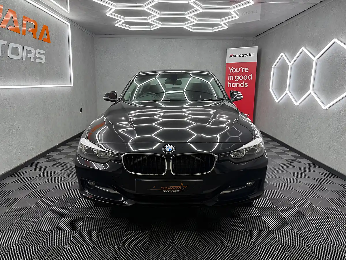 Used 2014 BMW 3 Series Sport Black - Interior and Exterior details 3