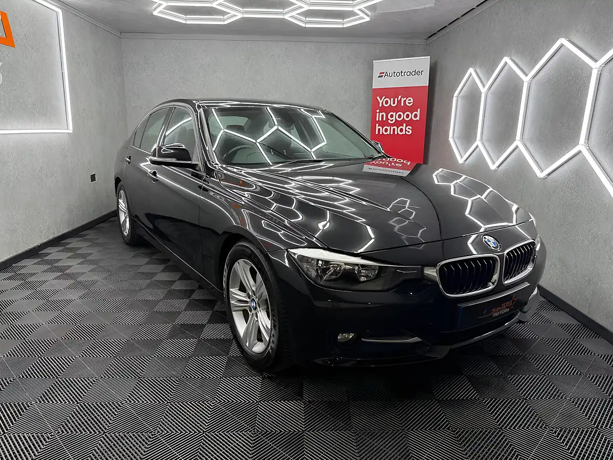 Used 2014 BMW 3 Series Sport Black - Interior and Exterior details 7
