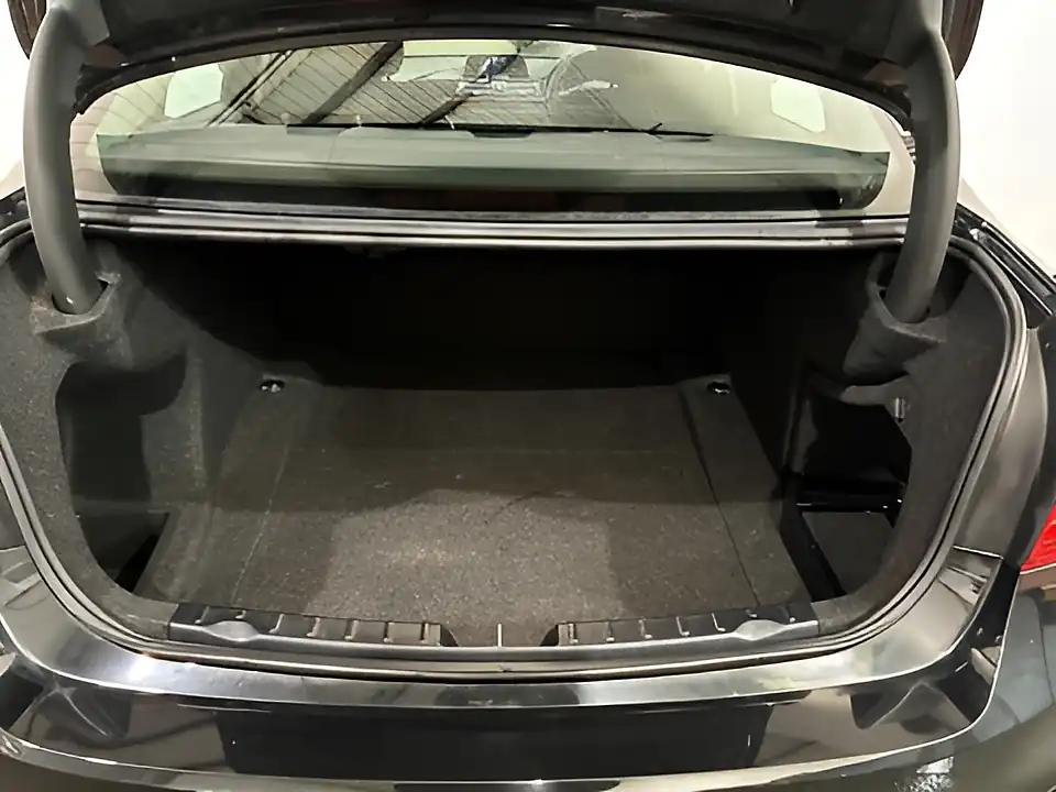 Used 2014 BMW 3 Series Sport Black - Interior and Exterior details 17