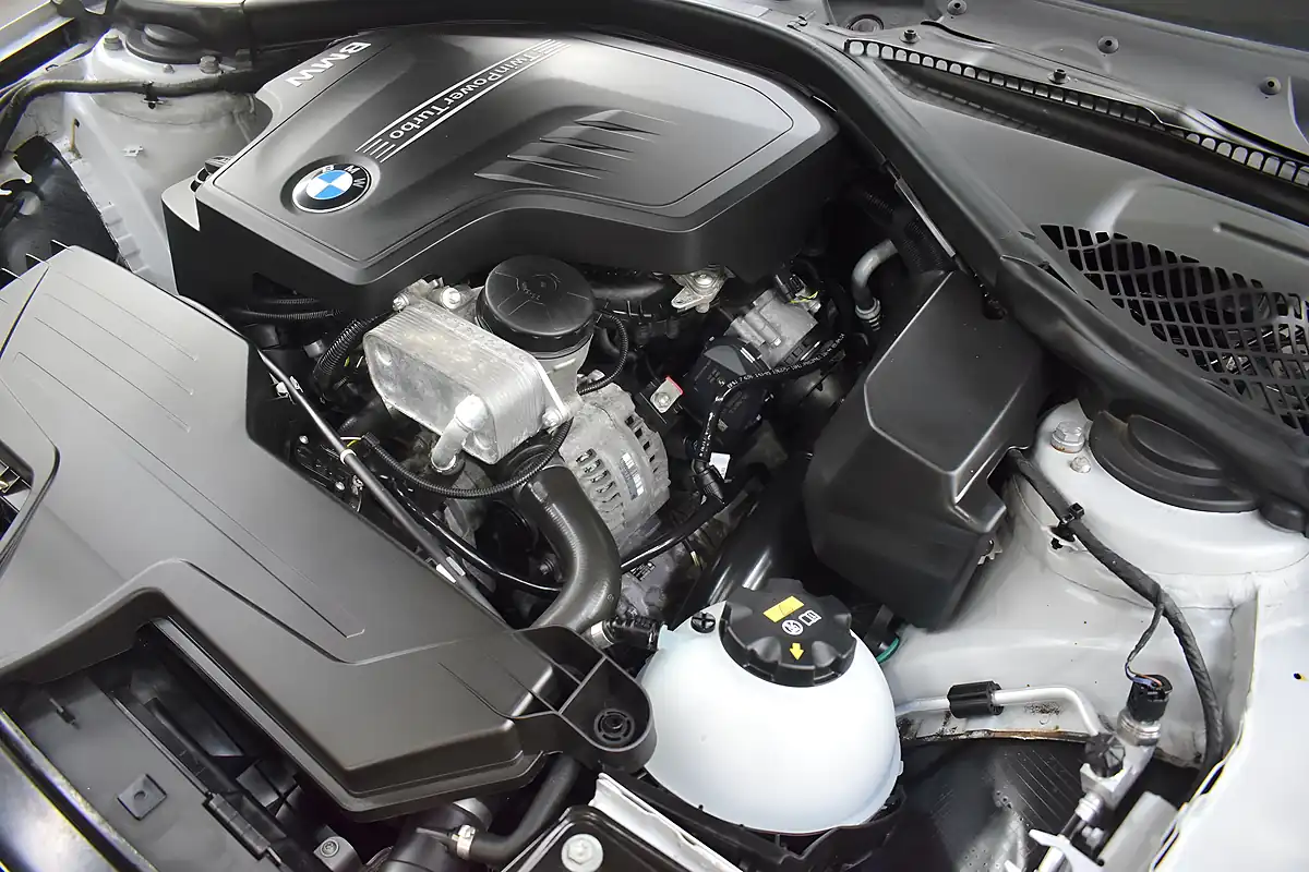 Used 2014 BMW 3 Series Sport Silver - Interior and Exterior details 14