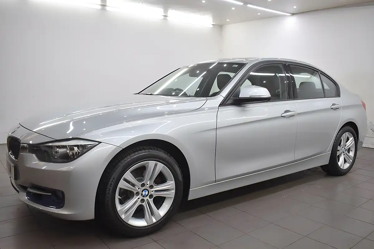 Used 2014 BMW 3 Series Sport Silver - Interior and Exterior details 15
