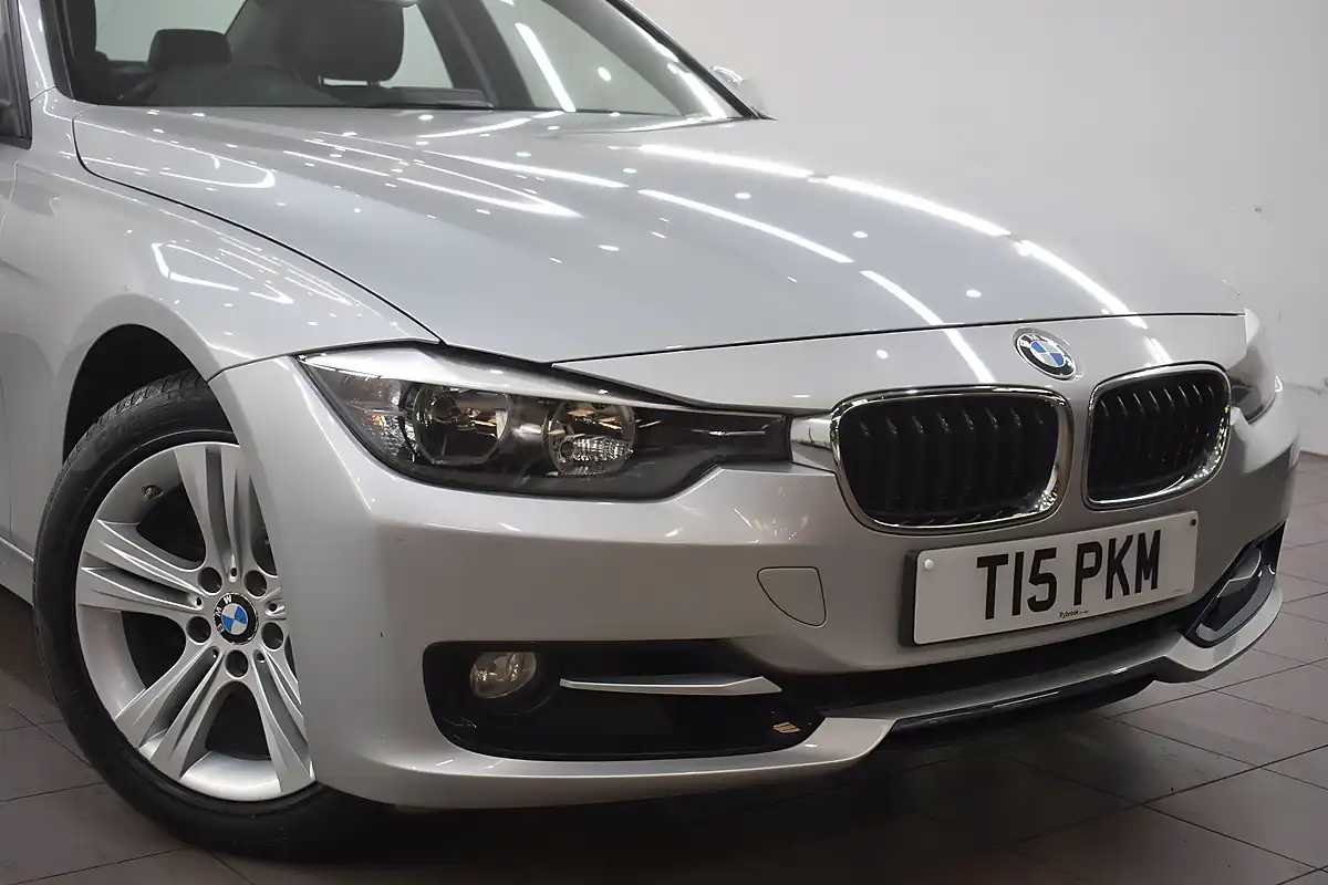 Used 2014 BMW 3 Series Sport Silver - Interior and Exterior details 16