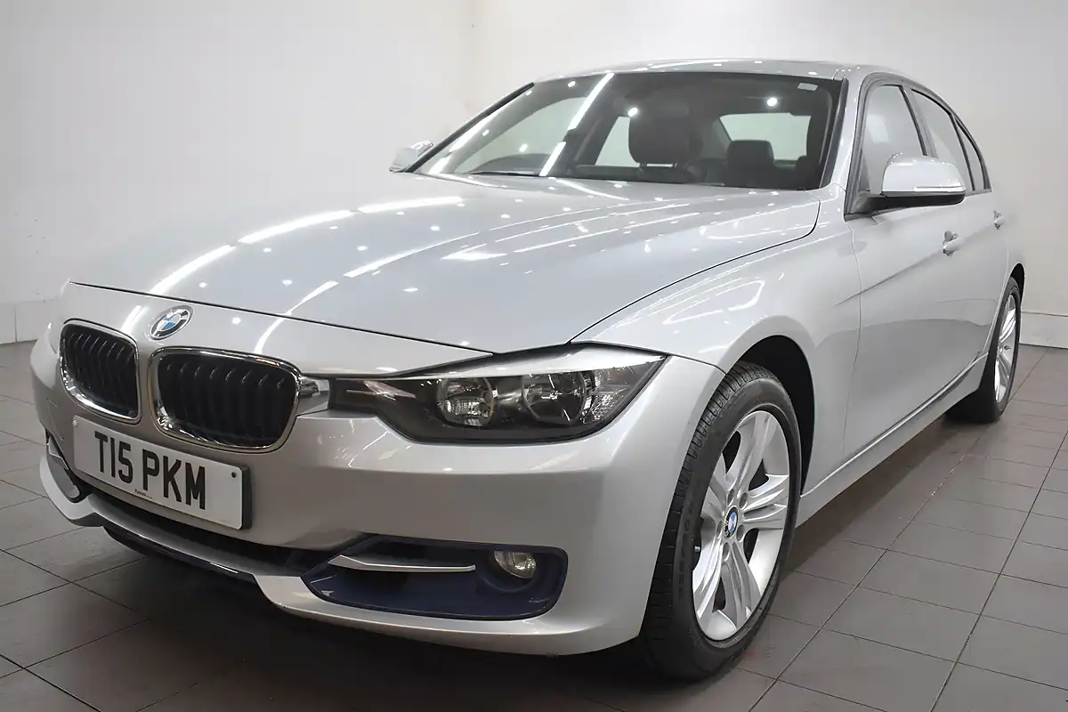 Used 2014 BMW 3 Series Sport Silver - Interior and Exterior details 17