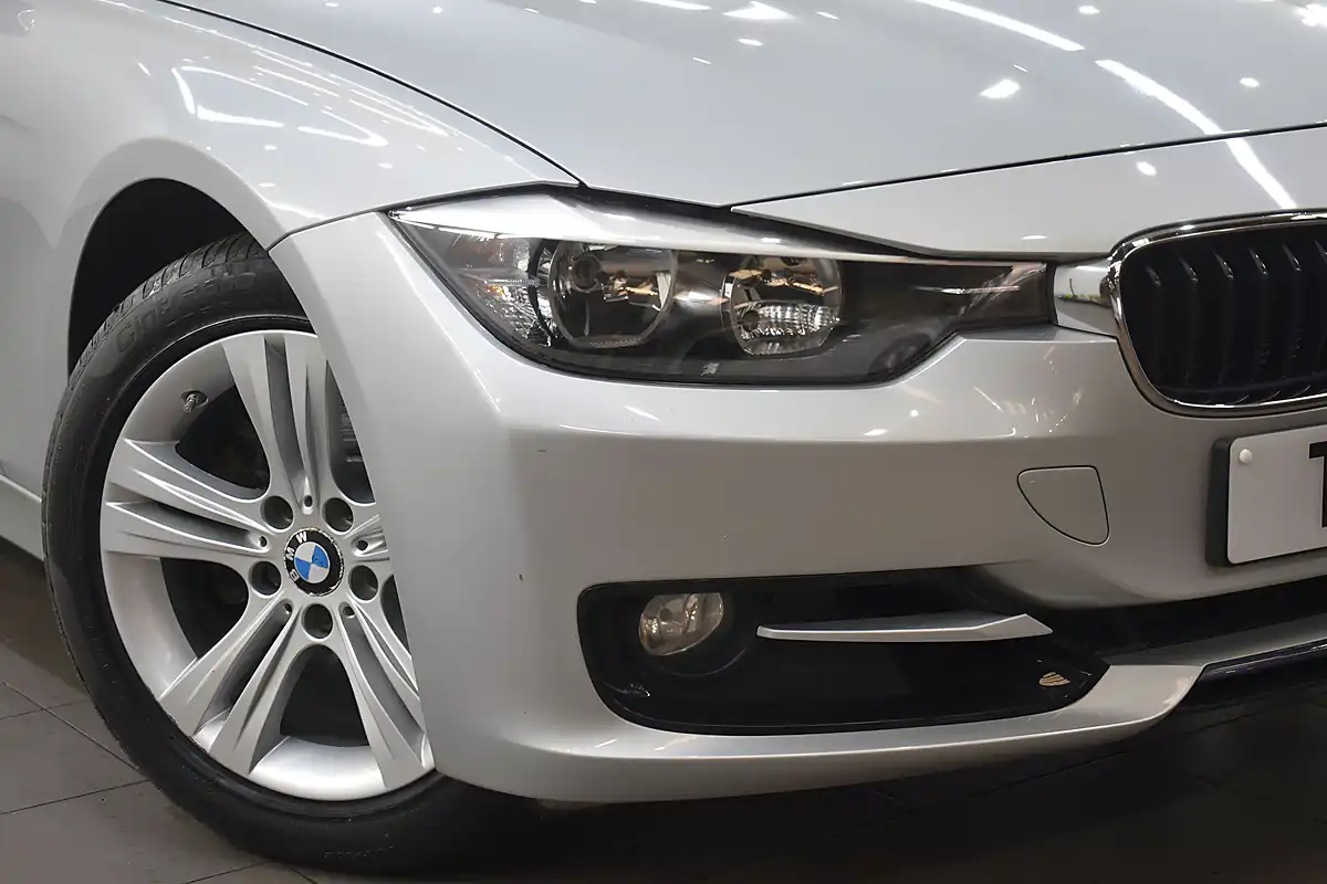 Used 2014 BMW 3 Series Sport Silver - Interior and Exterior details 8