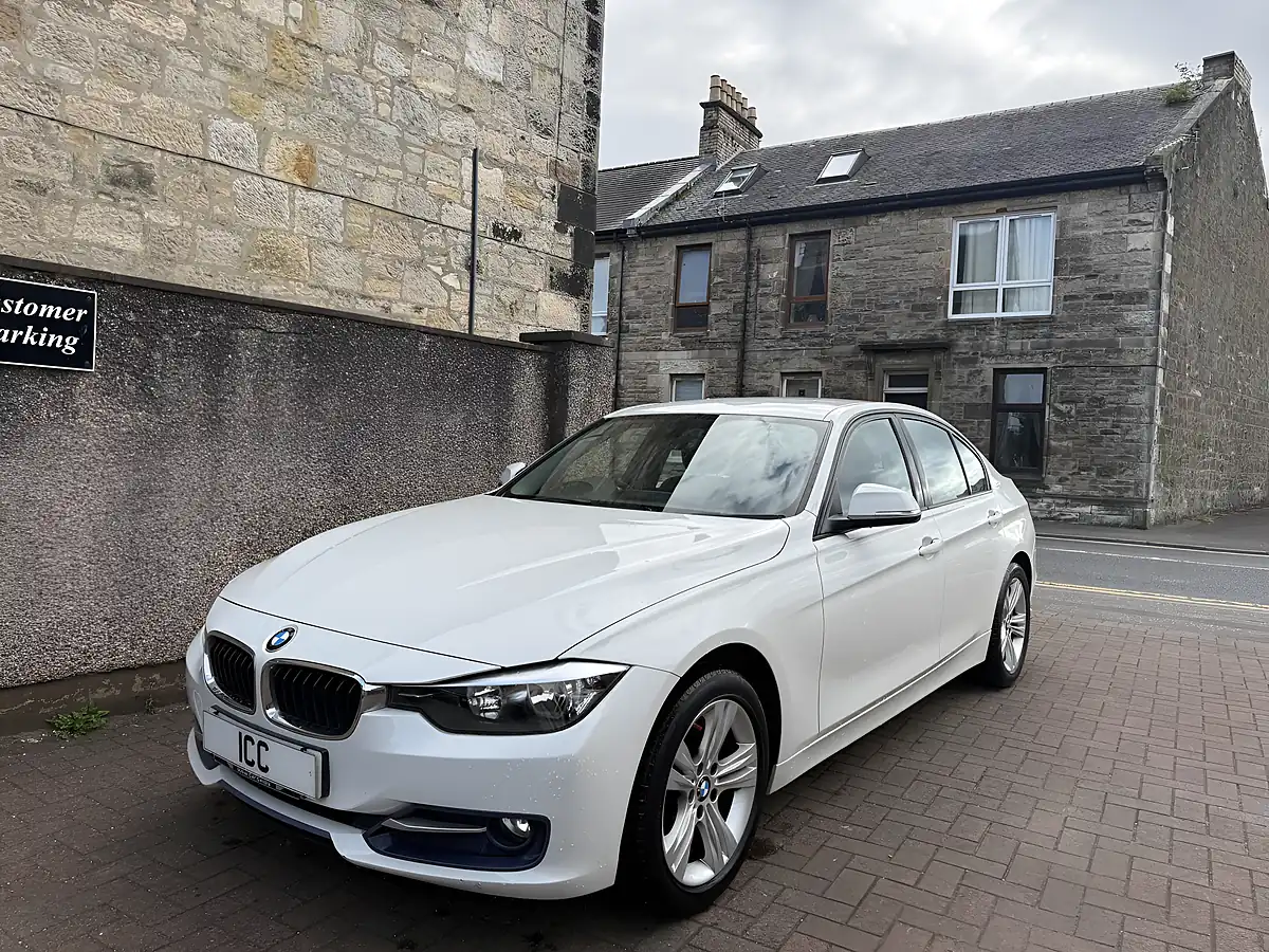 Used 2014 BMW 3 Series Sport White - Front View