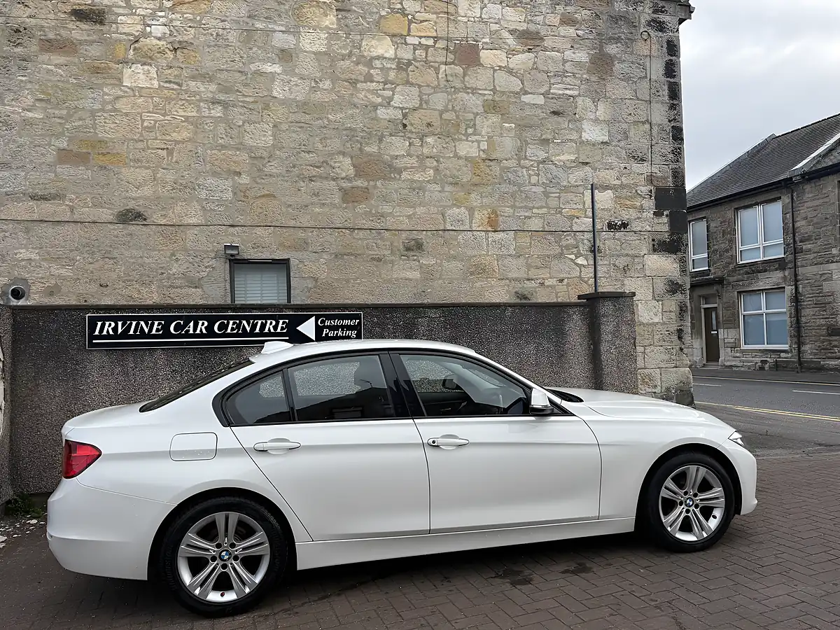 Used 2014 BMW 3 Series Sport White - Interior and Exterior details 10