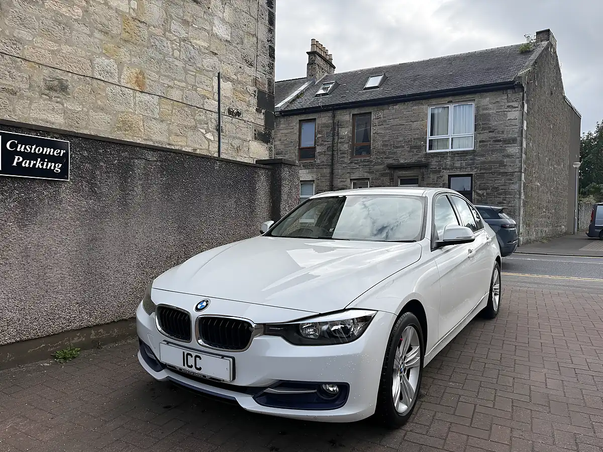 Used 2014 BMW 3 Series Sport White - Interior and Exterior details 15
