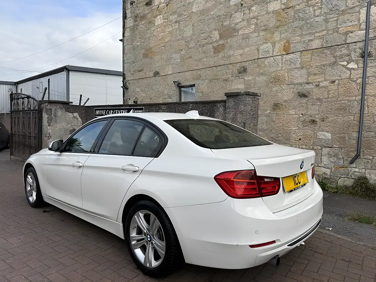 Used 2014 BMW 3 Series Sport White - Interior and Exterior details 17