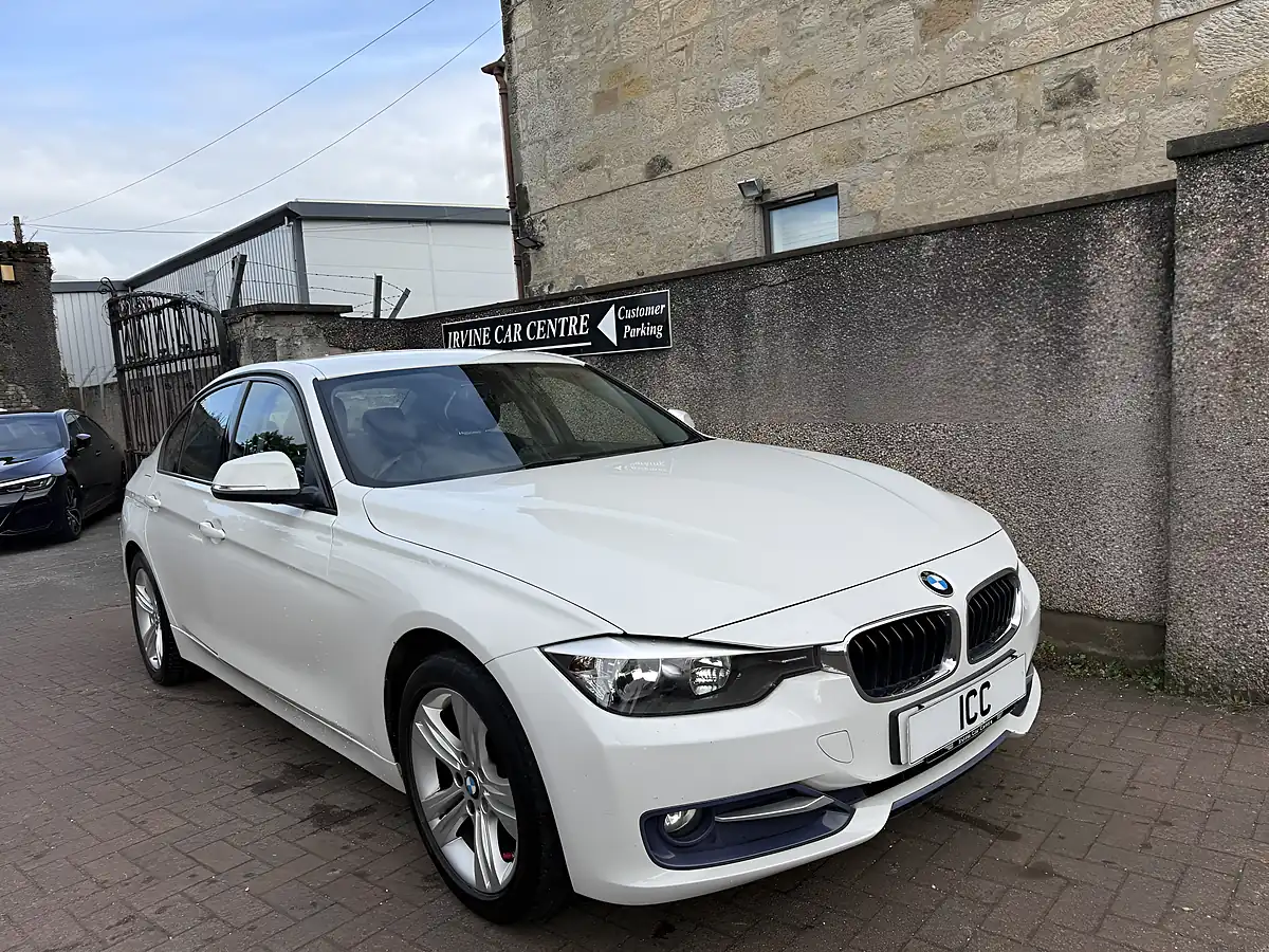 Used 2014 BMW 3 Series Sport White - Interior and Exterior details 3