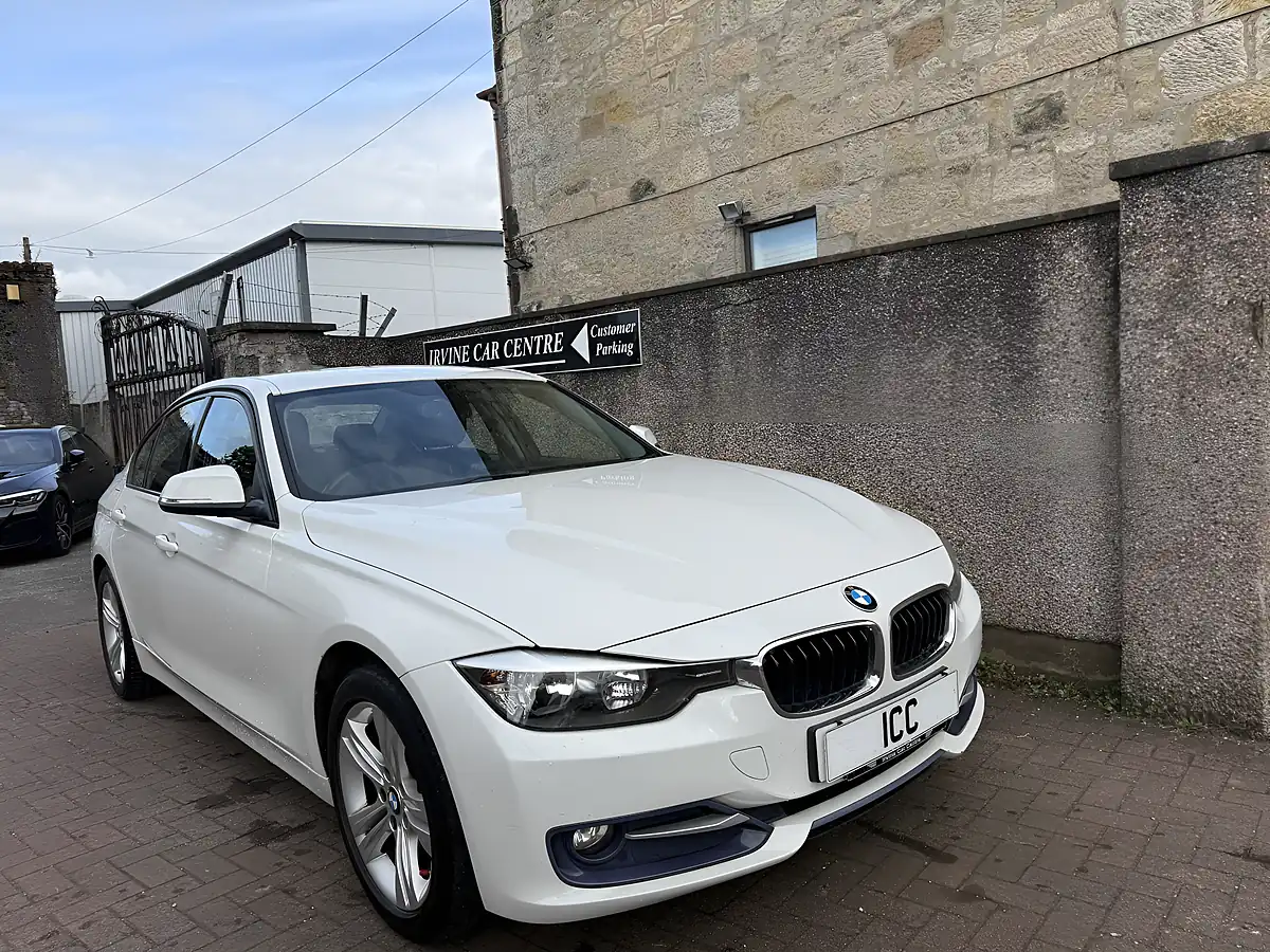 Used 2014 BMW 3 Series Sport White - Interior and Exterior details 5