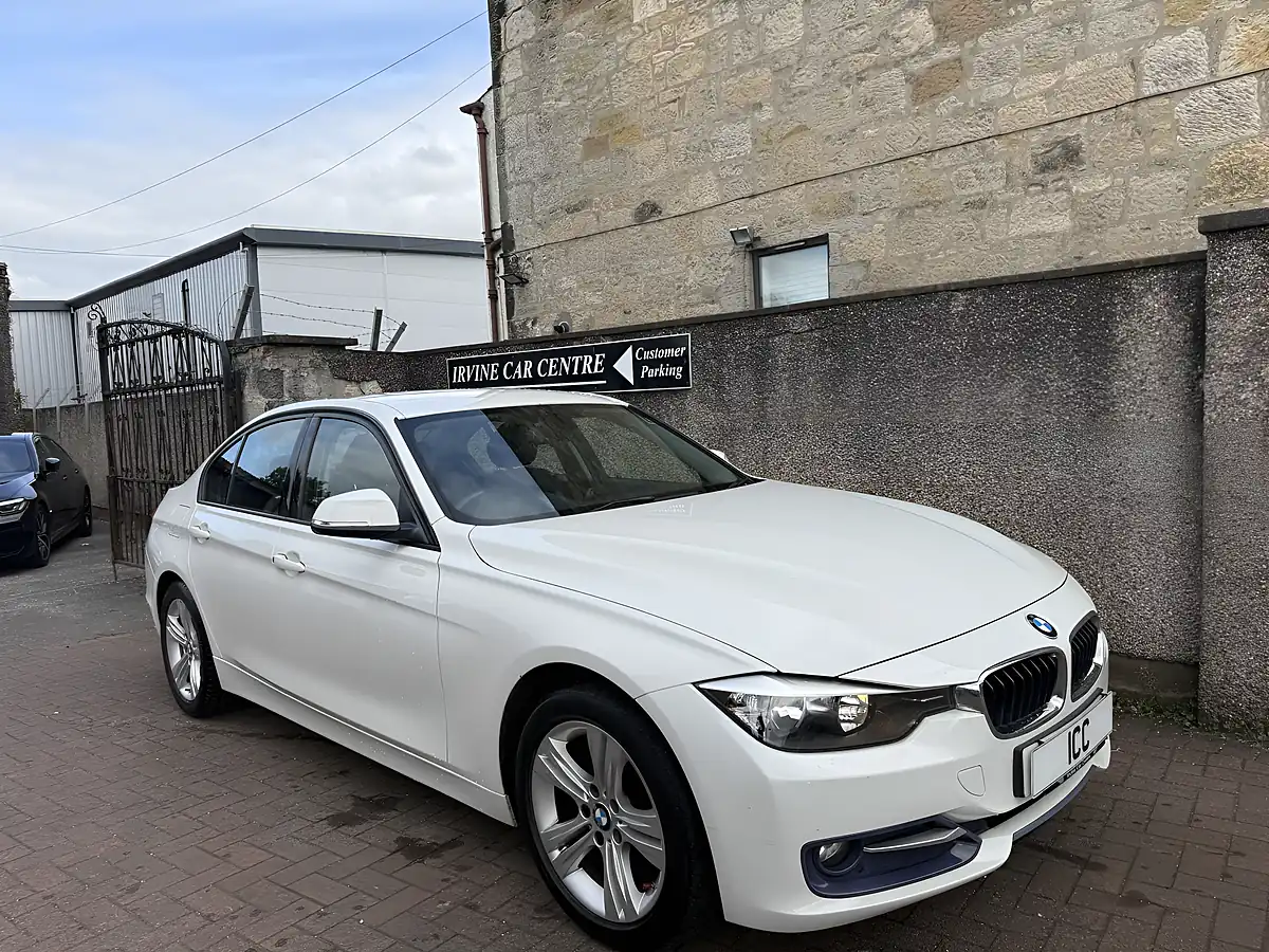 Used 2014 BMW 3 Series Sport White - Interior and Exterior details 9
