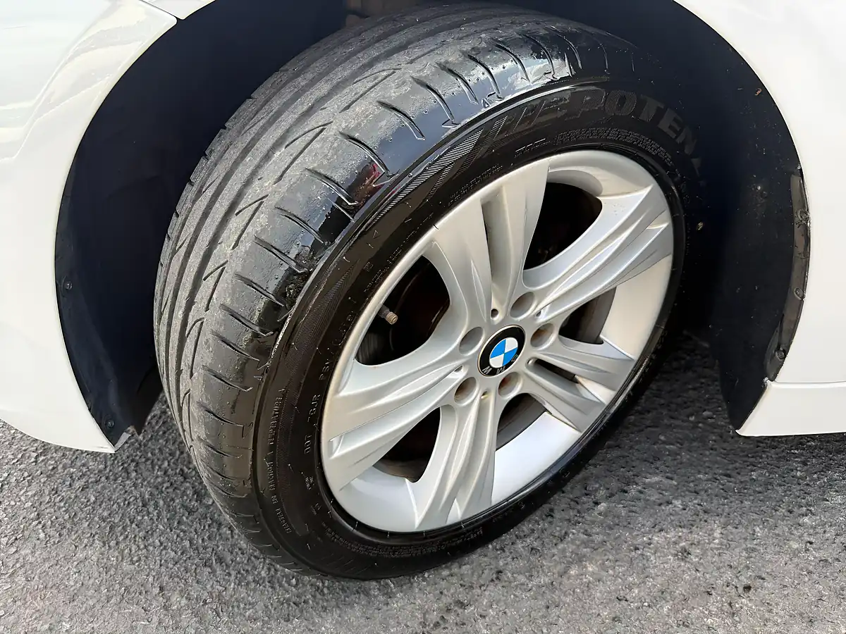 Used 2014 BMW 3 Series Sport White - Interior and Exterior details 20