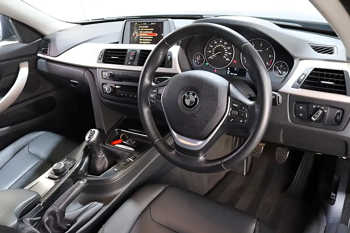 Used 2014 BMW 4 Series Gran Coupe Se Black - Interior and Exterior details 3